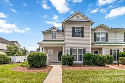 4131 Center Place Drive pending townhome in Harrisburg Town Center, Harrisburg, NC