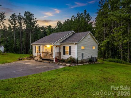 47 Heartleaf Lane active home in White Oak, Columbus, NC