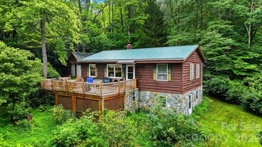 7180 Valley View Drive pending home in Gingercake Acres, Newland, NC