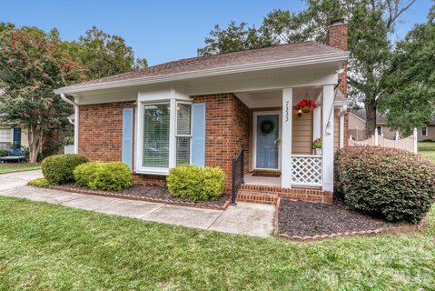 7333 Carrbridge Lane pending home in Candlewyck, Charlotte, NC