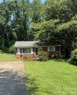 411 Holly Hills Road pending home in Cedarwood Acres, Dallas, NC