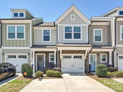 2018 Crooked Oak Lane active townhome in Landings At White Rose, York, SC