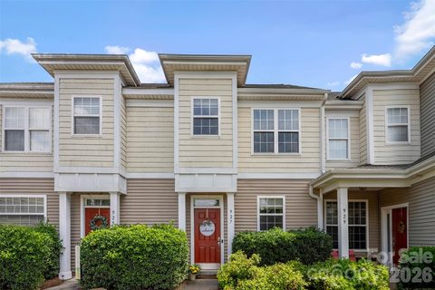 927 Claybrook Circle active townhome in Madison Green, Gastonia, NC