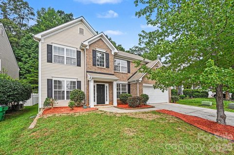 9839 Jeanette Circle active home in Old Stone Crossing, Charlotte, NC