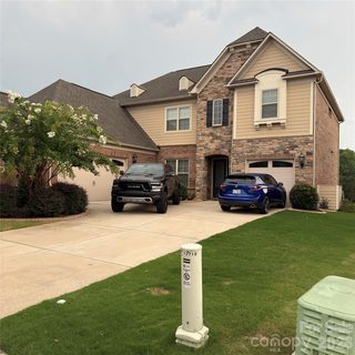 12722 Rusty Blackbird Way active home in Chapel Cove, Charlotte, NC