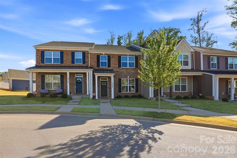 1008 Township Parkway active townhome in Laurel Walk, Belmont, NC