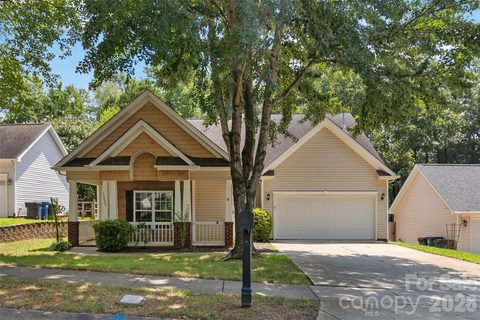 13824 Hastings Farm Road active home in Hagers Ferry, Huntersville, NC