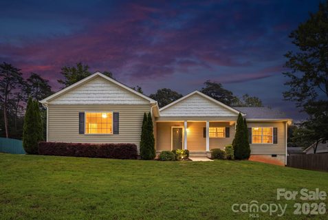 4888 Slanting Bridge Road active home in Moonlite Bay, Sherrills Ford, NC