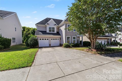 9738 Loughlin Lane active home in Kingsbridge, Charlotte, NC