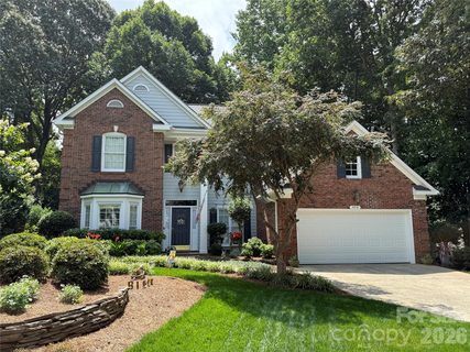 8810 Oakham Street pending home in Wynfield Forest, Huntersville, NC