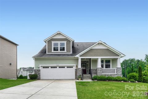 10169 Castlebrooke Drive pending home in Castlebrooke, Concord, NC