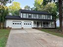2512 Crescent Knoll Drive sold home in Matthews, SC