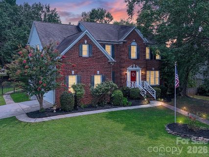 2805 Peverell Lane active home in Providence Plantation, Charlotte, NC