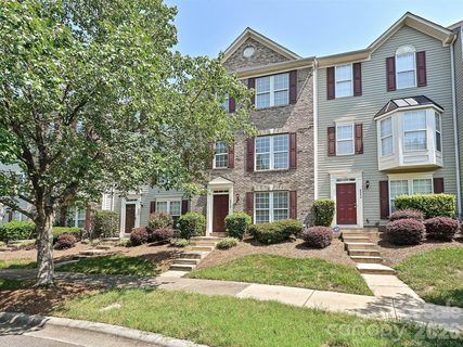 9538 Blossom Hill Drive active townhome in Rosedale, Huntersville, NC
