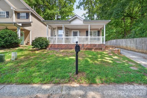 524 Jakes Ridge Lane active home in Underhill Village, Mooresville, NC