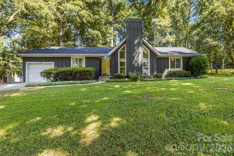 1109 S Magnolia Street sold home in White Oaks Acres, Mooresville, NC