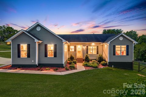78 Bear Creek Hills Drive pending home in Bear Creek Hills, Leicester, NC