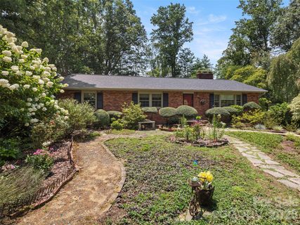 340 Sycamore Drive pending home in Royal Pines, Arden, NC