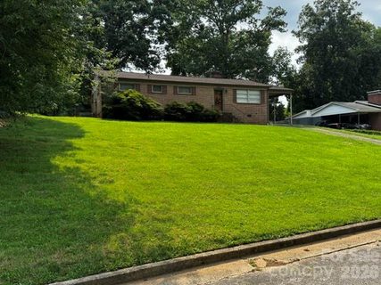529 10th Street Place active home in Hillcrest, Hickory, NC
