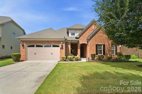 12726 Rusty Blackbird Way active home in Chapel Cove, Charlotte, NC