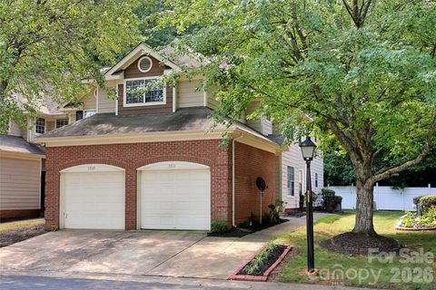 5909 Amity Springs Drive pending condo in Glenhaven At Firethorne, Charlotte, NC
