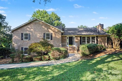 105 Windsong Court active home in Woodleigh, Gastonia, NC