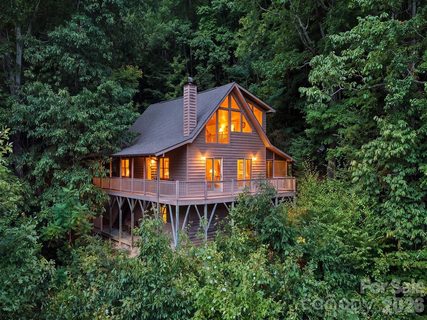 808 Nottingham Road active home in Sherwood Forest, Maggie Valley, NC