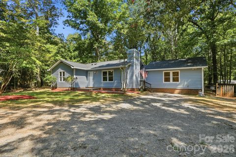 6324 Saddlewood Drive active home in Saddlewood, Waxhaw, NC