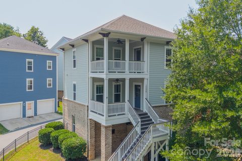 10236 Vanguard Parkway active home in Vermillion, Huntersville, NC