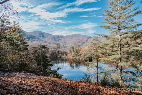 Homes in Cedar Shores, Tuckasegee