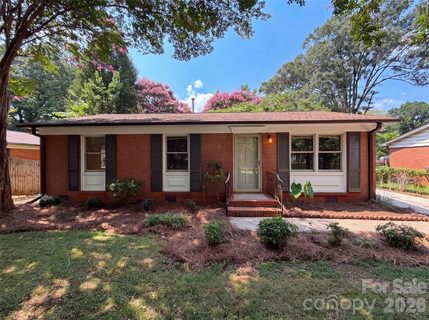 713 Ridgedale Court pending home in Farmcrest, Charlotte, NC