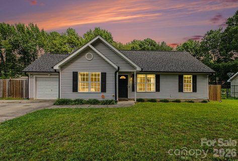 1240 Log Cabin Road pending home in Hidden Valley, Charlotte, NC