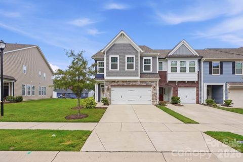 3015 Patchwork Court active townhome in Masons Bend, Fort Mill, SC