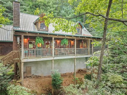 226 Signal Ridge active home in Beechwood, Sylva, NC