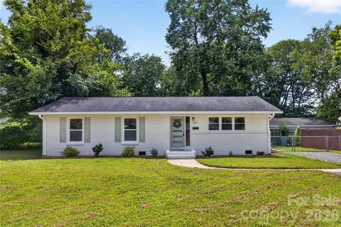 3826 Sudbury Road sold home in Windsor Park, Charlotte, NC