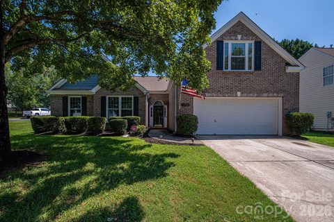 11132 Chastain Parc Drive active home in Chastain Parc, Charlotte, NC
