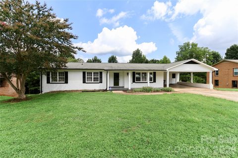 535 N Carolina Avenue pending home in Reavis Addition To Hillcrest, Statesville, NC