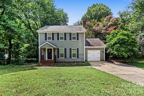 2132 Killarney Place active home in Wexford, Charlotte, NC