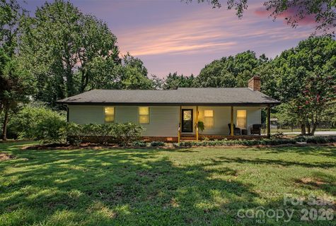 8319 Vagabond Road active home in Hillandale Acres, Charlotte, NC