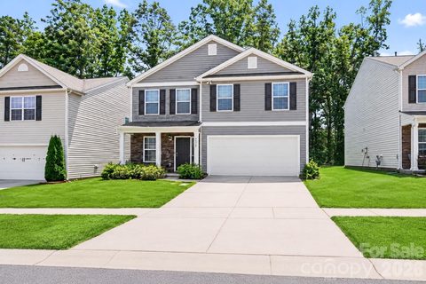 7217 Finnigan Road active home in Clydesdale Manor, Charlotte, NC