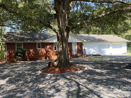 314 Laurel Hill Road active home in Laurel Hill, Fort Mill, SC
