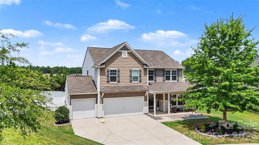 2834 Kinloch Court active home in Oaks At Clover, Clover, SC