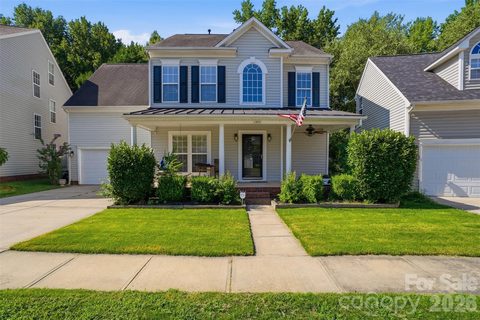 11841 Royal Castle Court active home in Kingsley, Charlotte, NC