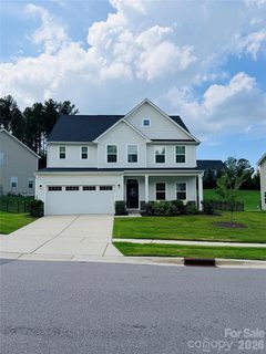 8504 Everwood Avenue active home in Chapel Grove, Huntersville, NC