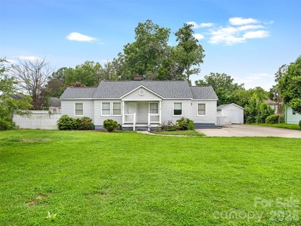 646 Marsh Road pending home in Sedgefield, Charlotte, NC