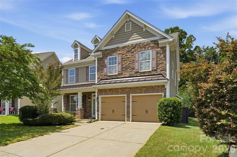 10817 Bere Island Drive active home in Berewick, Charlotte, NC