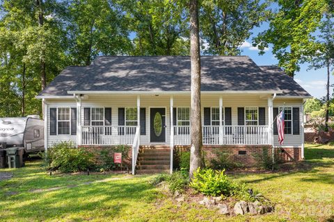 A home in Country Club Estates
