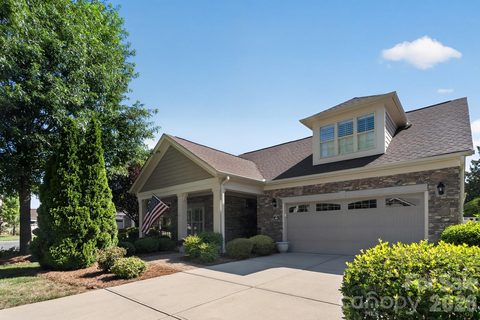 903 Morningstar Lane pending home in The Courtyards At Weddington Road, Matthews, NC