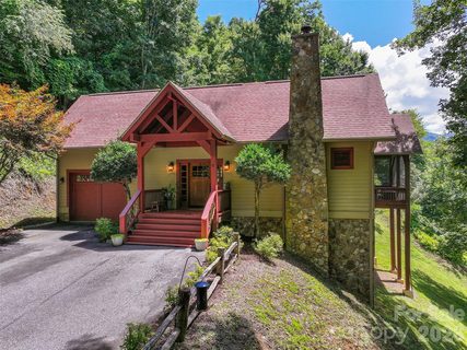 270 Par 3 Road active home in Smoky Mountain Country Club, Whittier, NC
