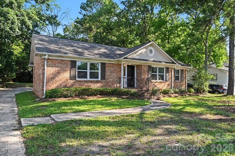 6915 Idlewild Road active home in Cedars East, Charlotte, NC